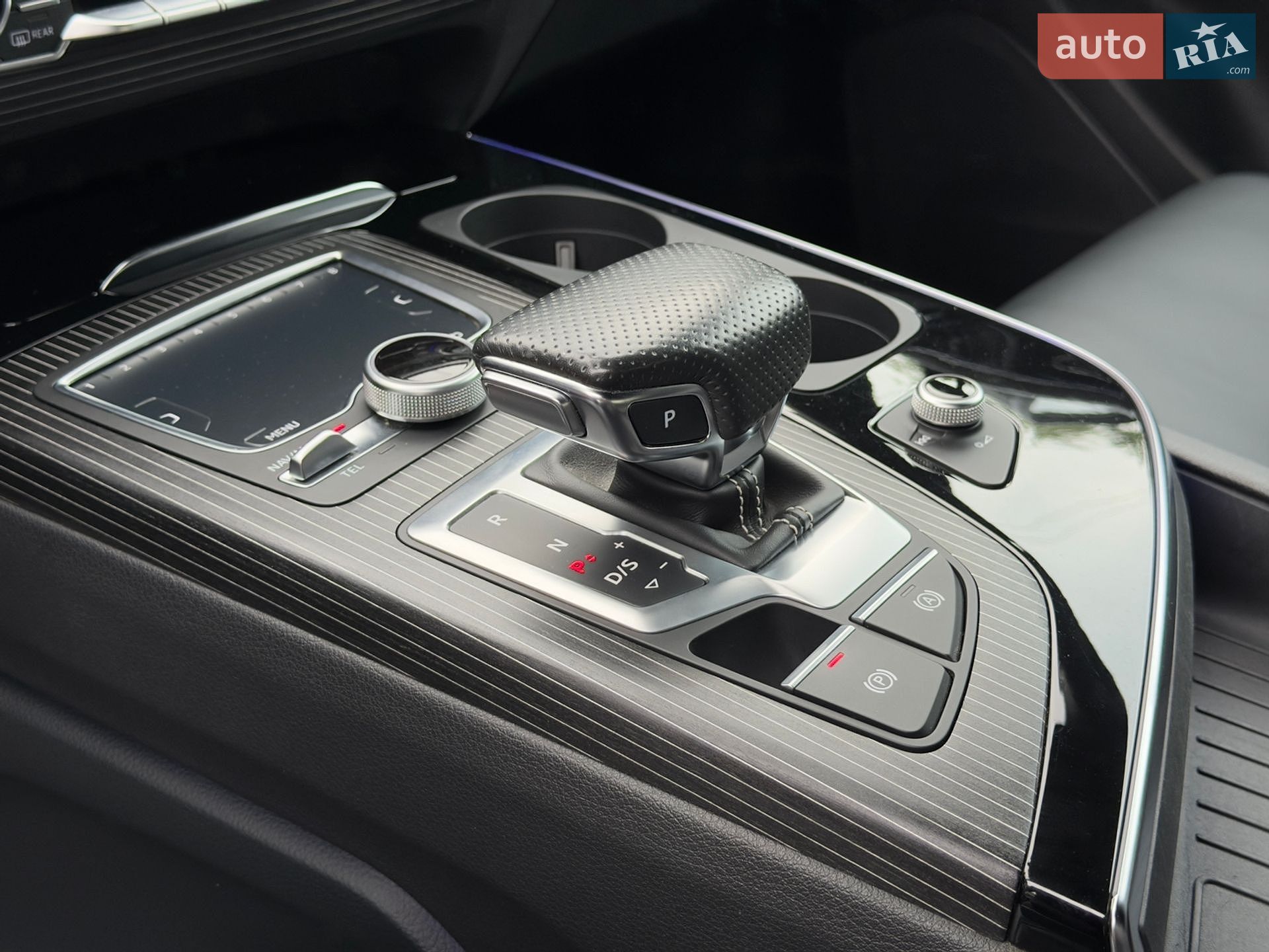 Audi Q7 2017 VIN WAUZZZ4M1HD053127 фото оголошення 35 з 78
