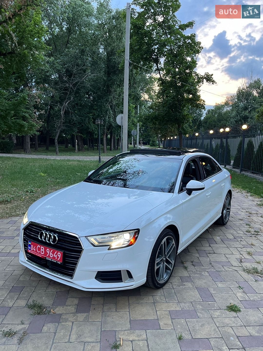 Audi A3 2017 VIN WAUAUGFF7H1054282 фото оголошення 2 з 59