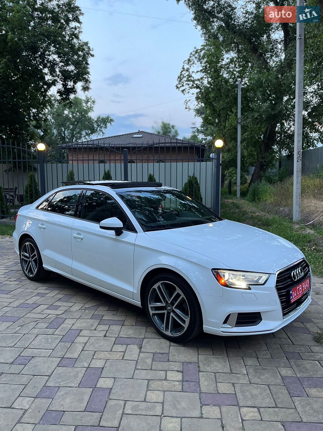 Audi A3 2017 VIN WAUAUGFF7H1054282 фото оголошення 7 з 59