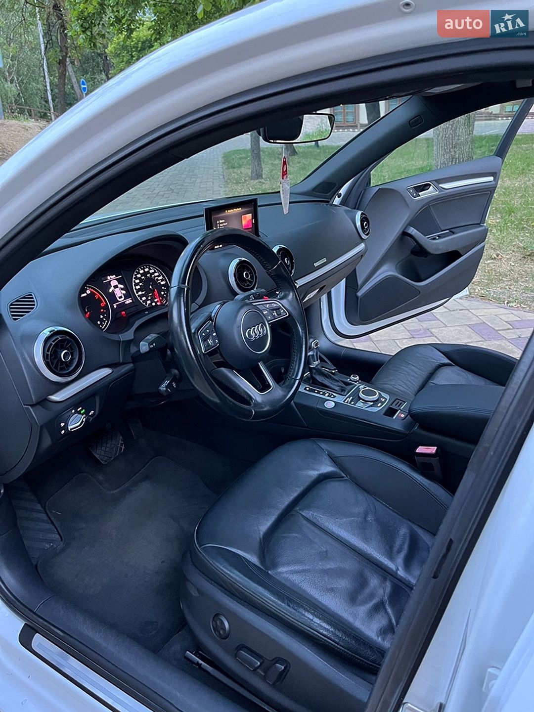 Audi A3 2017 VIN WAUAUGFF7H1054282 фото оголошення 41 з 59