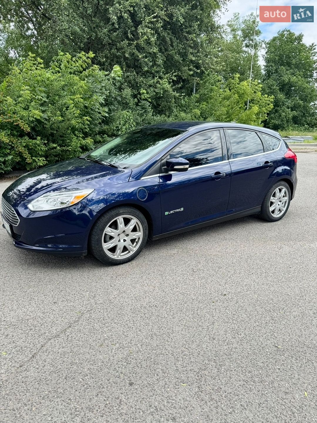 Ford Focus 2016 VIN 1FADP3R41GL275802 фото оголошення 4 з 12