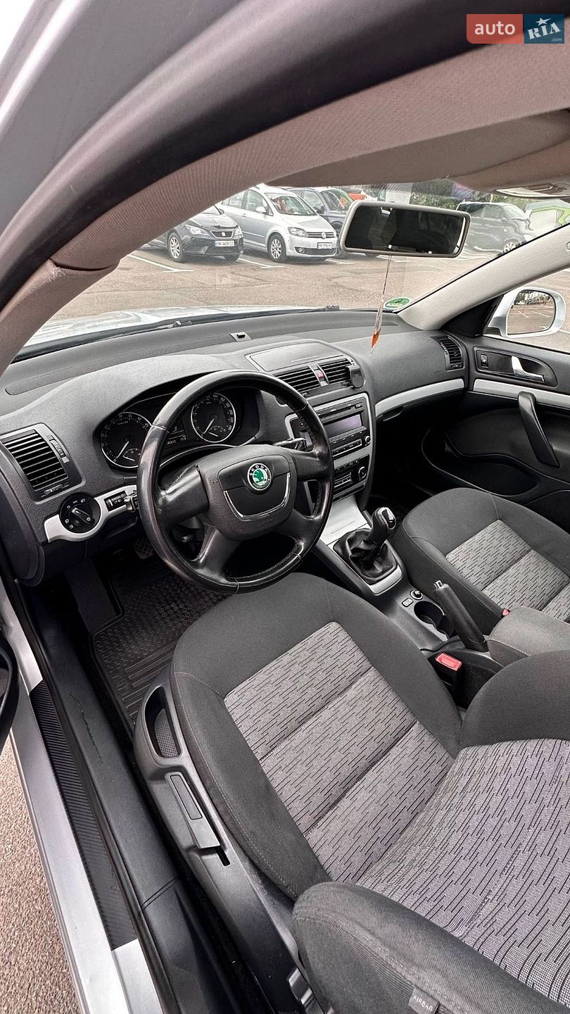 Skoda Octavia 2012 VIN TMBHT61Z3C2104632 фото оголошення 7 з 10