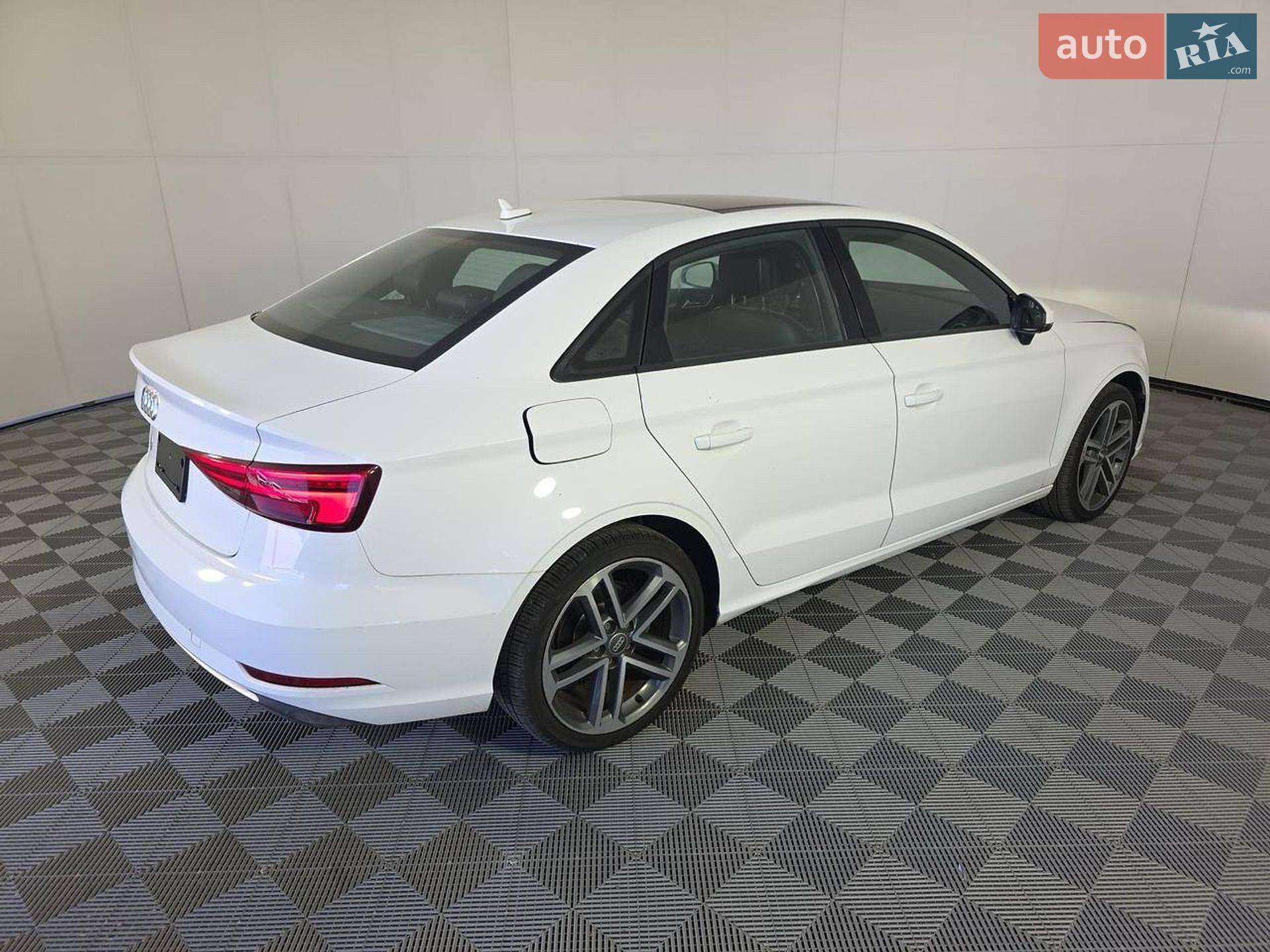 Audi A3 2017 VIN WAUAUGFF7H1054282 фото оголошення 59 з 59