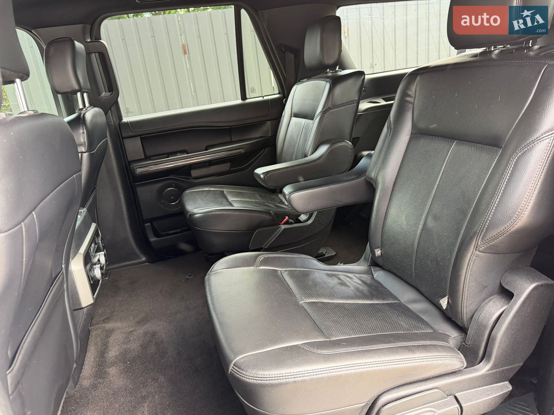 Ford Expedition 2020 VIN 1FMJK1JT4LEA36645 фото оголошення 30 з 43