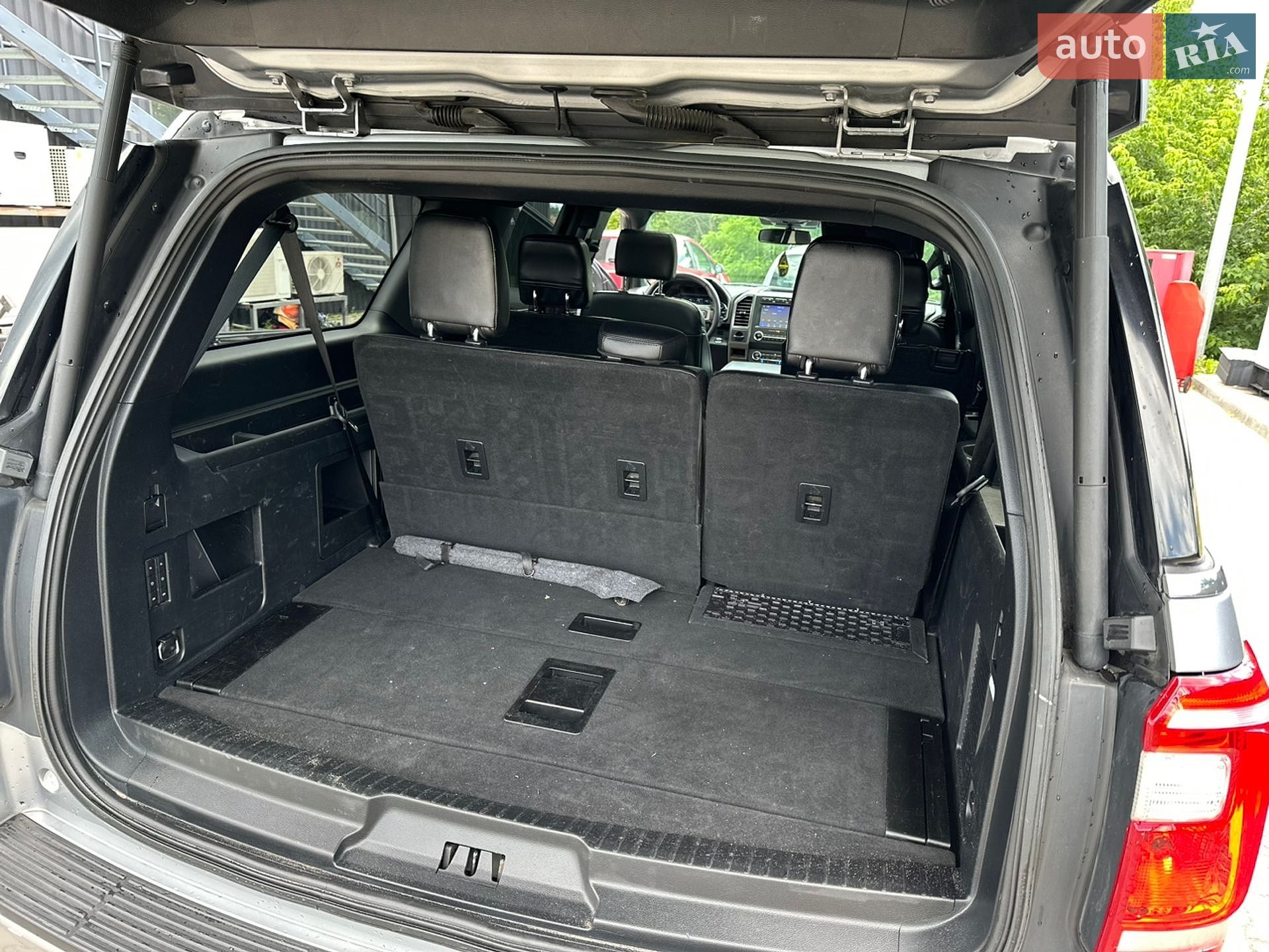 Ford Expedition 2020 VIN 1FMJK1JT4LEA36645 фото оголошення 40 з 43