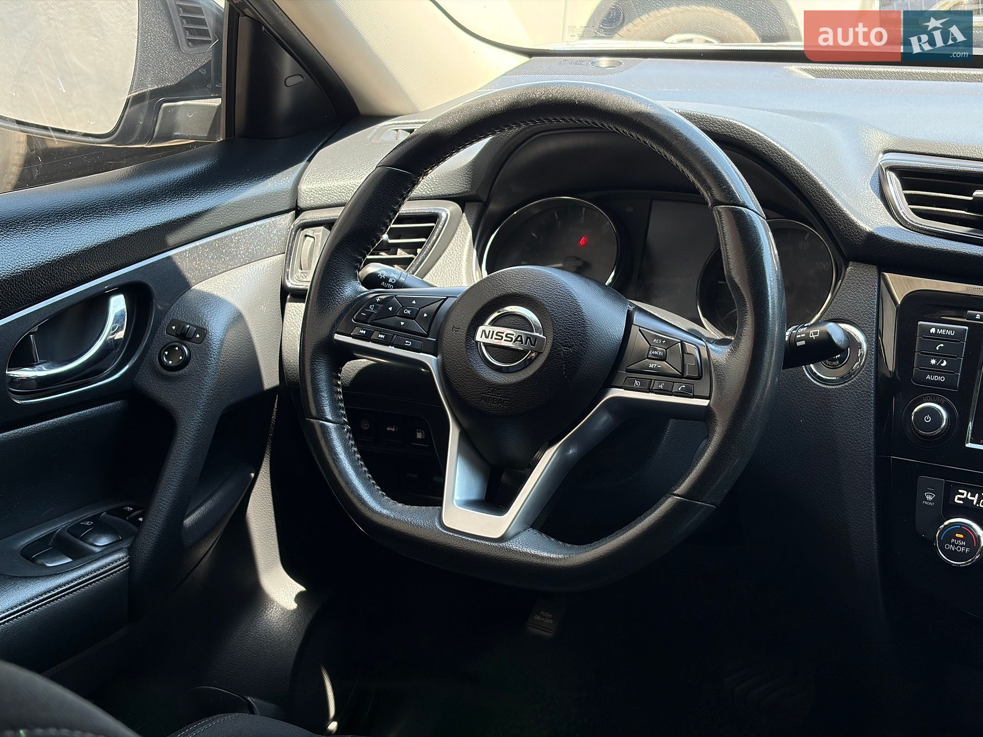 Nissan Rogue 2019 VIN KNMAT2MTXKP556001 фото оголошення 25 з 30
