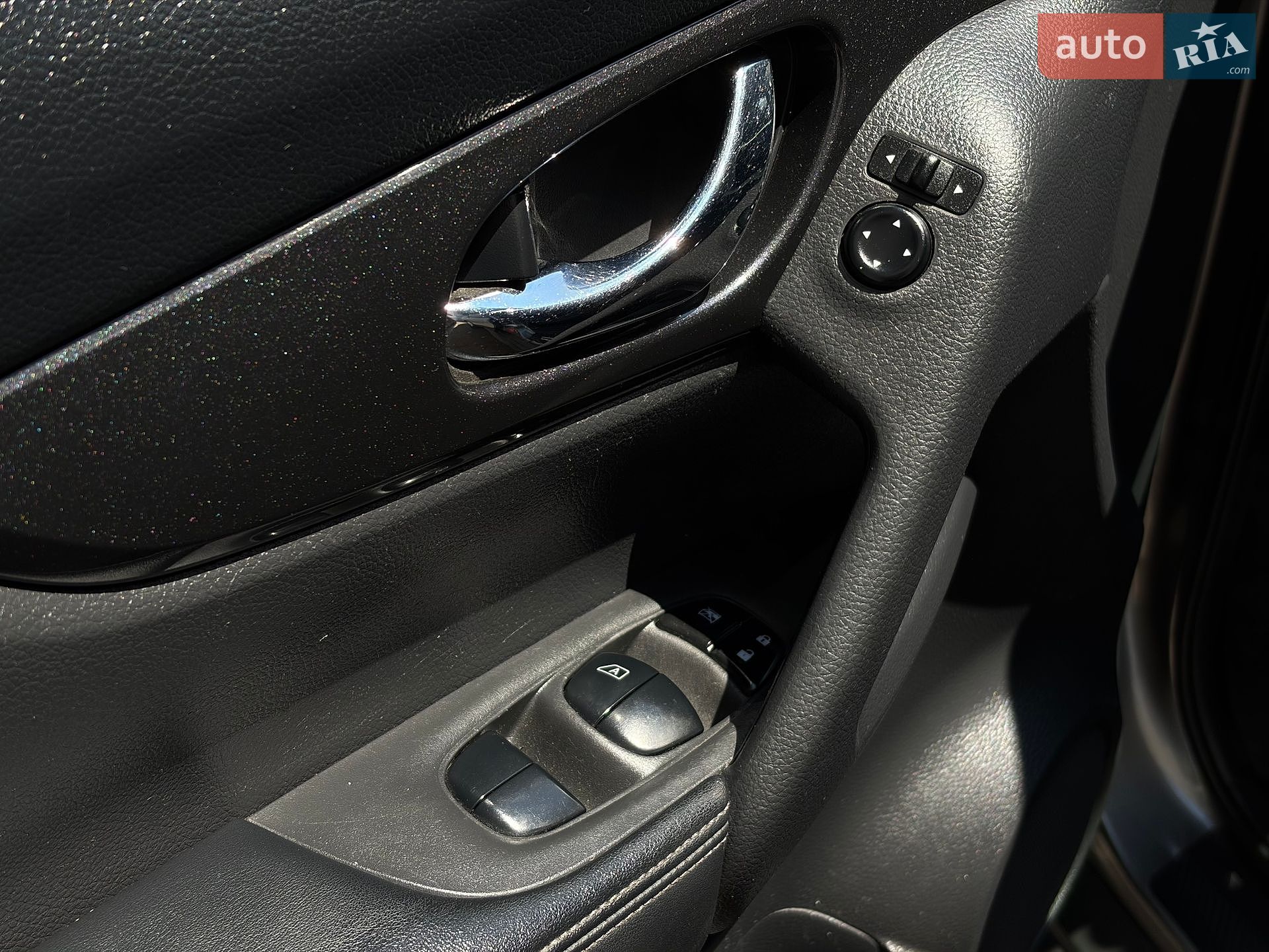 Nissan Rogue 2019 VIN KNMAT2MTXKP556001 фото оголошення 26 з 30