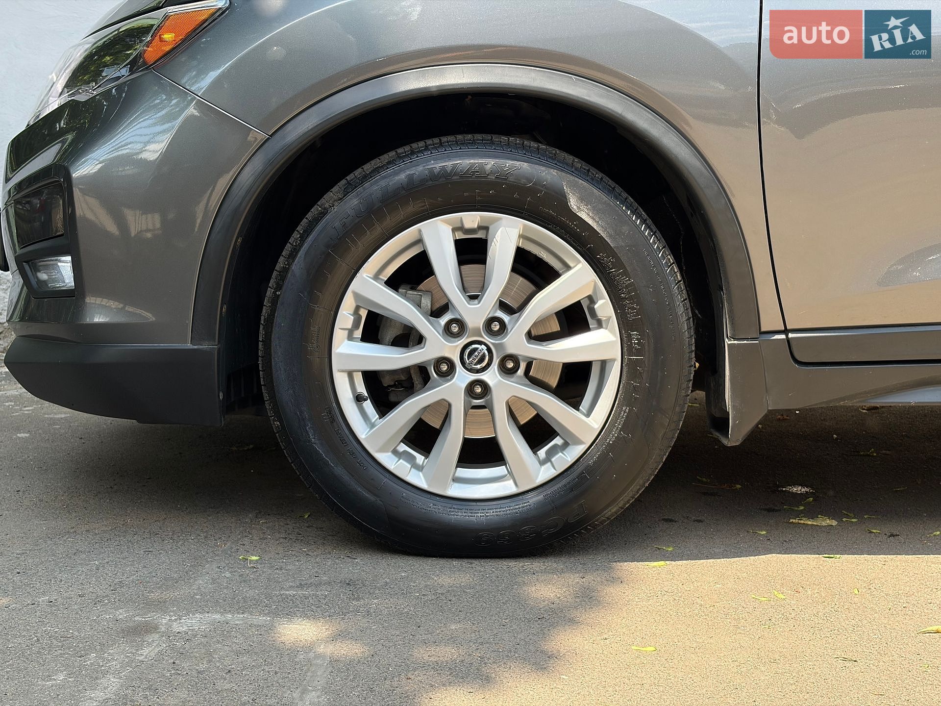 Nissan Rogue 2019 VIN KNMAT2MTXKP556001 фото оголошення 11 з 30