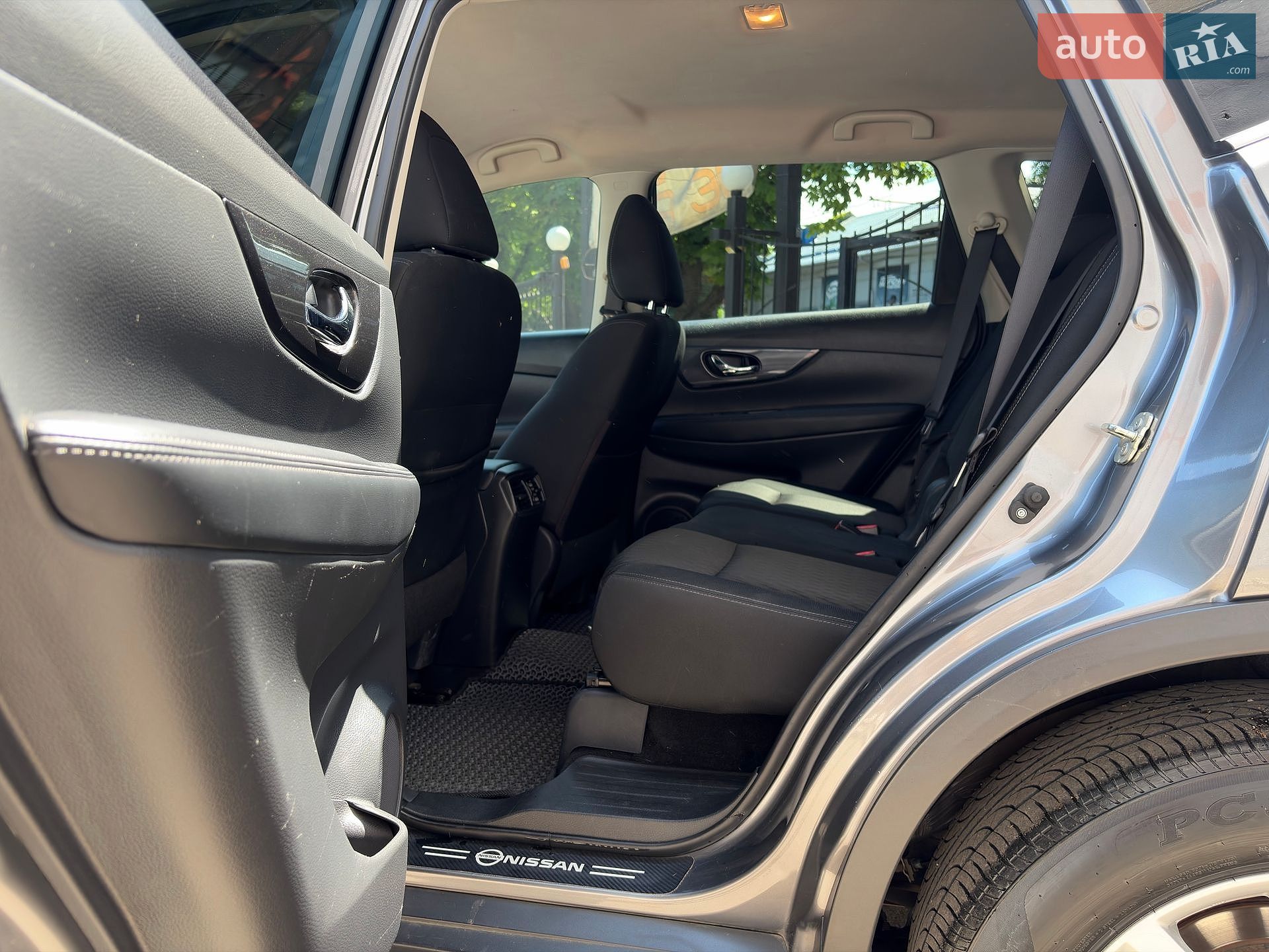 Nissan Rogue 2019 VIN KNMAT2MTXKP556001 фото оголошення 20 з 30