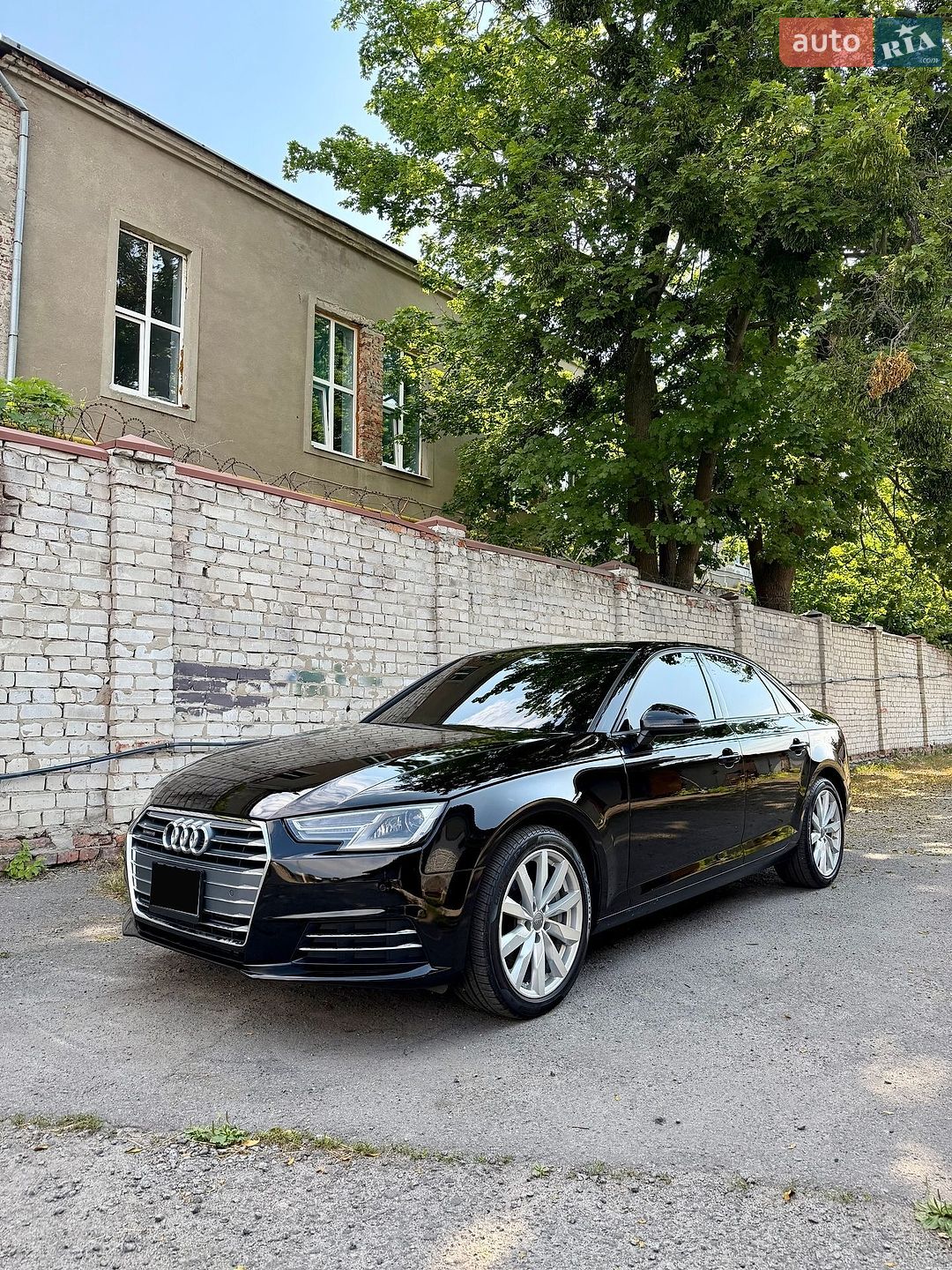 Audi A4 2015 VIN WAUANAF4XHN000475 фото оголошення 2 з 23