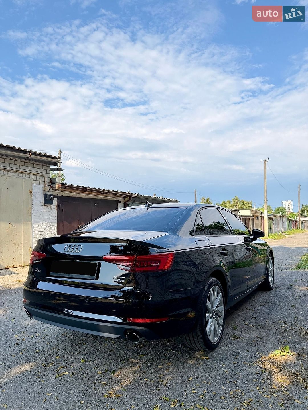 Audi A4 2015 VIN WAUANAF4XHN000475 фото оголошення 7 з 23