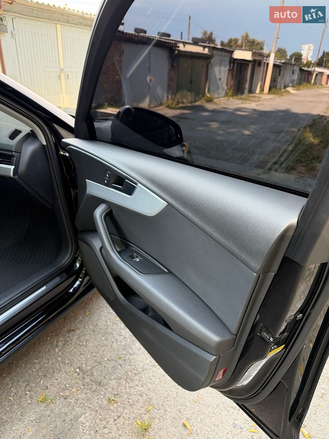 Audi A4 2015 VIN WAUANAF4XHN000475 фото оголошення 22 з 23