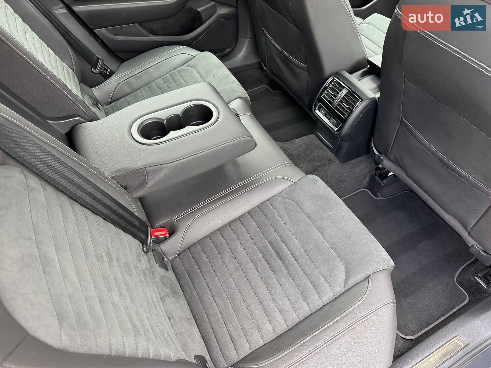 Volkswagen Passat 2021 VIN WVWZZZ3CZME109062 фото оголошення 24 з 32