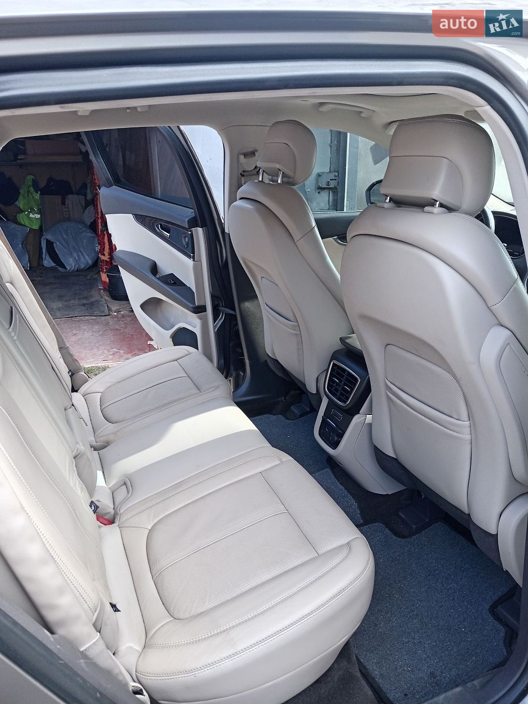 Lincoln MKX 2015 VIN 2LMPJ8LP2GBL40231 фото оголошення 3 з 46