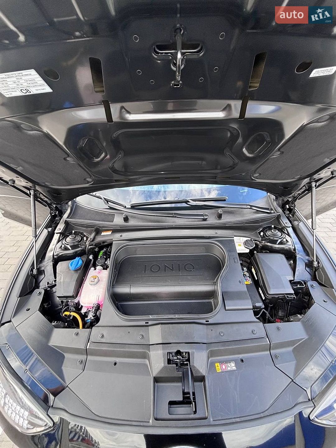 Hyundai Ioniq 6 2023 VIN KMHM34AC1PA019570 фото оголошення 43 з 57