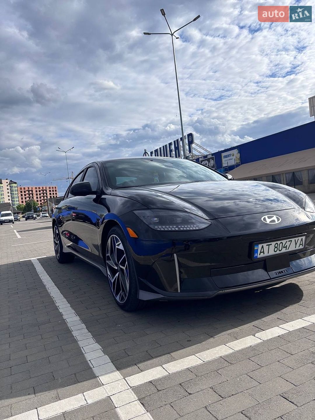 Hyundai Ioniq 6 2023 VIN KMHM34AC1PA019570 фото оголошення 8 з 57