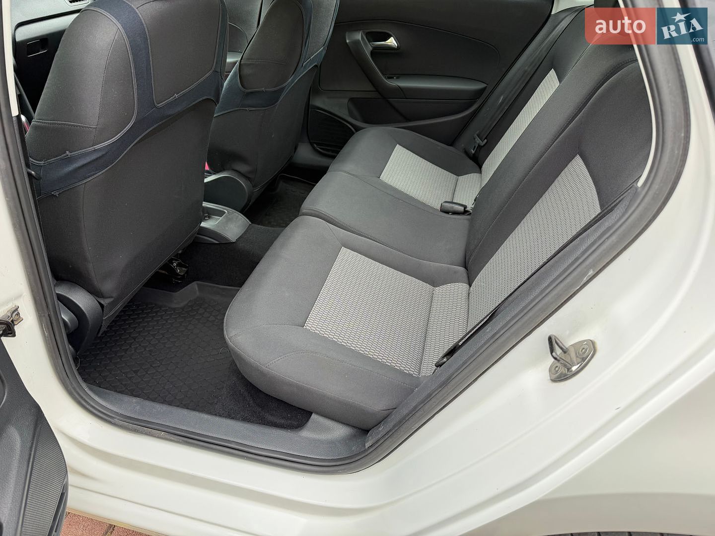 Volkswagen Polo 2013 VIN XW8ZZZ61ZDG061019 фото оголошення 22 з 31