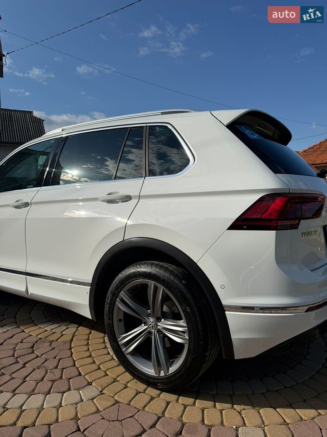 Volkswagen Tiguan 2019 VIN WVGZZZ5NZKW888620 фото оголошення 8 з 48