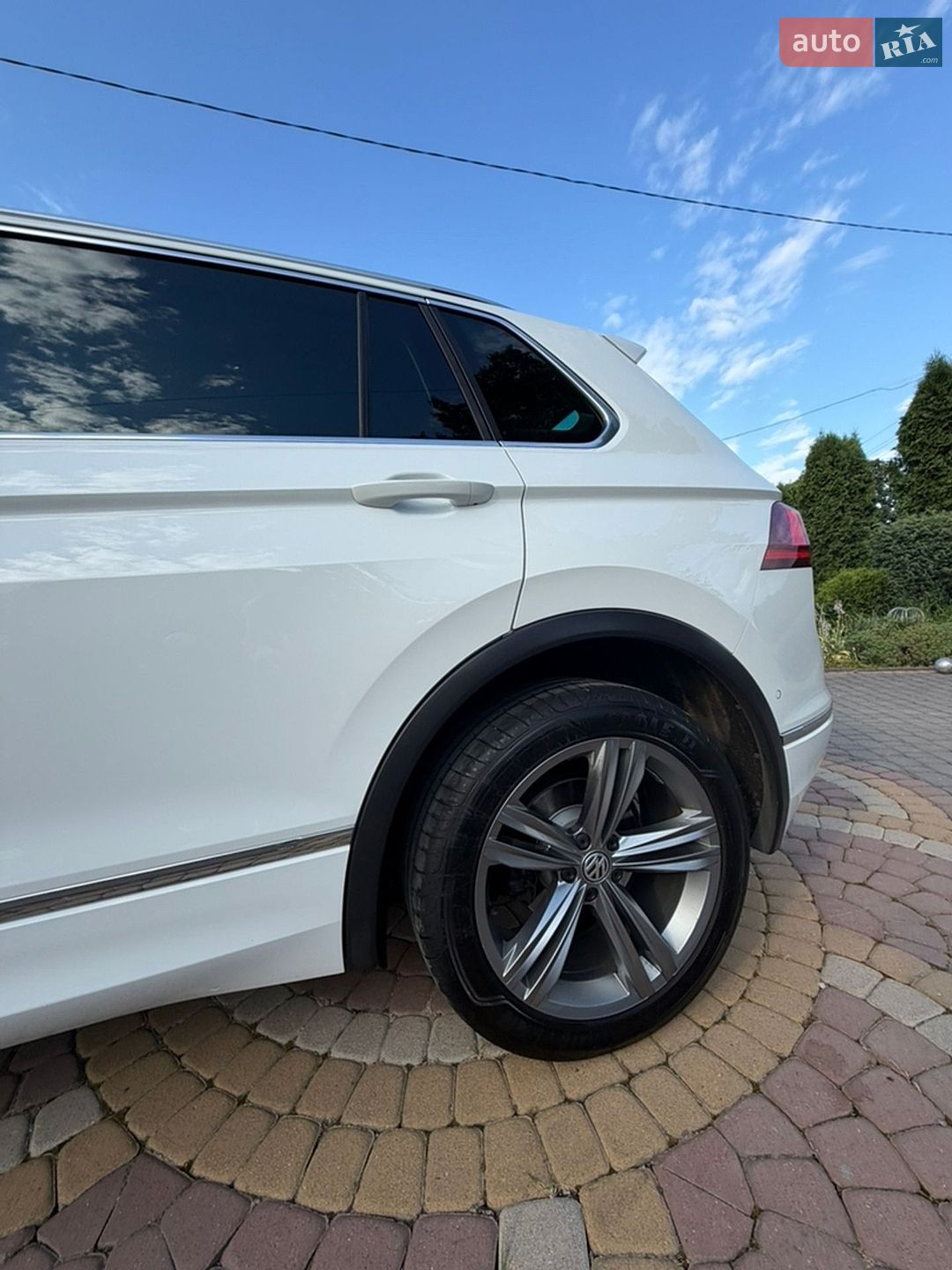 Volkswagen Tiguan 2019 VIN WVGZZZ5NZKW888620 фото оголошення 12 з 48