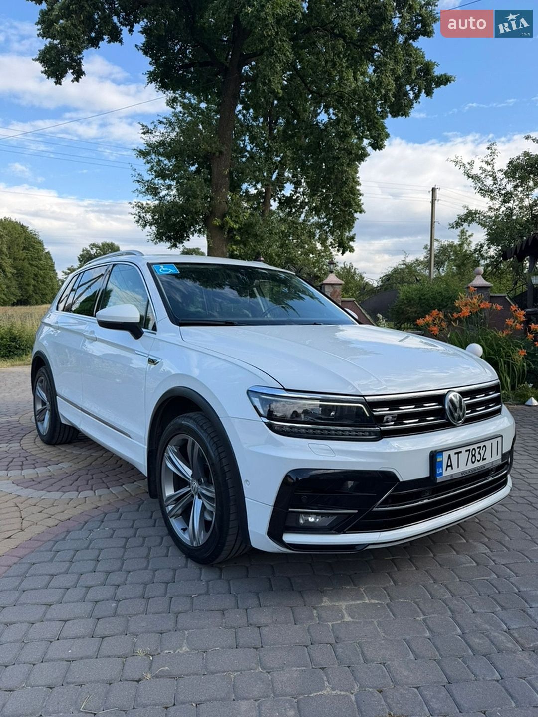 Volkswagen Tiguan 2019 VIN WVGZZZ5NZKW888620 фото оголошення 16 з 48