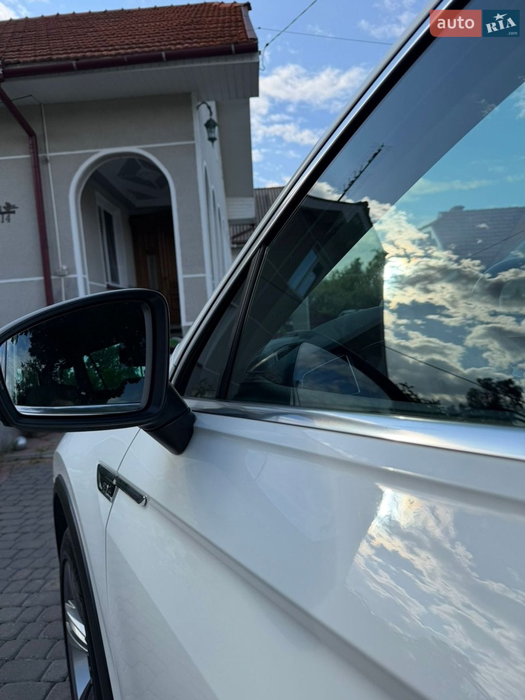 Volkswagen Tiguan 2019 VIN WVGZZZ5NZKW888620 фото оголошення 19 з 48