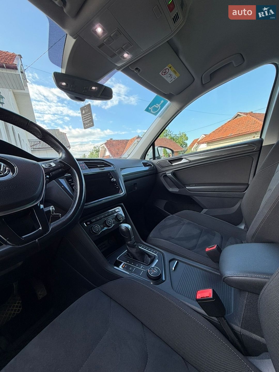 Volkswagen Tiguan 2019 VIN WVGZZZ5NZKW888620 фото оголошення 27 з 48