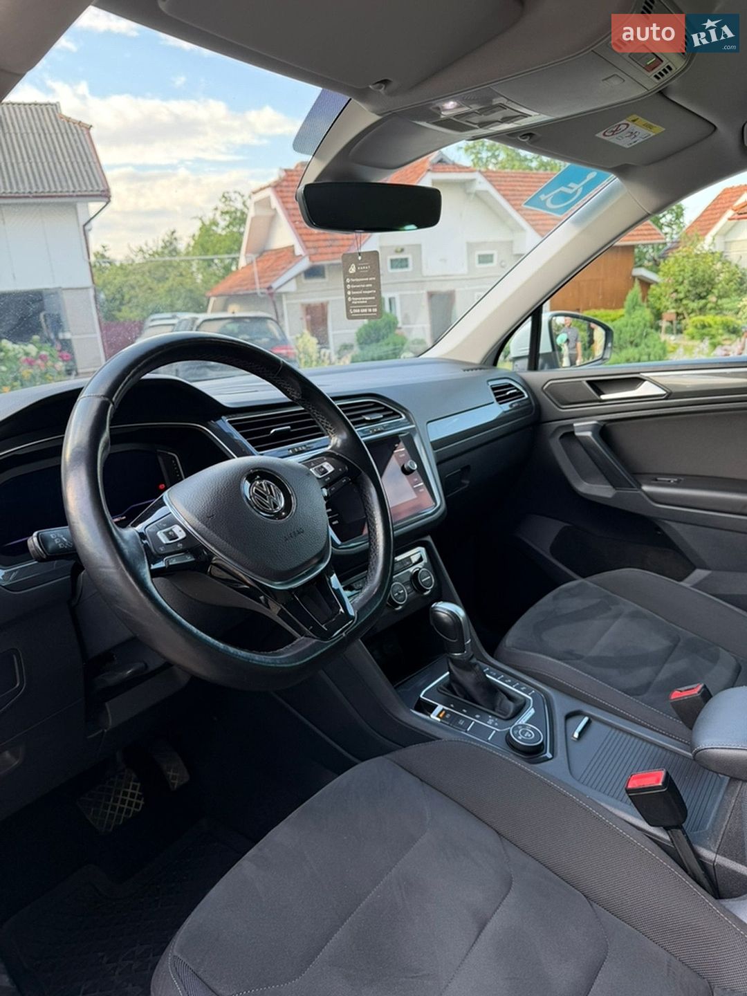 Volkswagen Tiguan 2019 VIN WVGZZZ5NZKW888620 фото оголошення 29 з 48