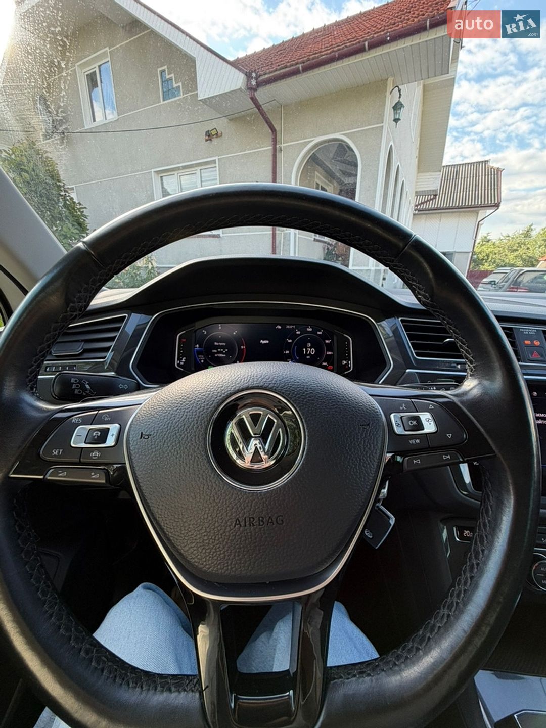 Volkswagen Tiguan 2019 VIN WVGZZZ5NZKW888620 фото оголошення 33 з 48