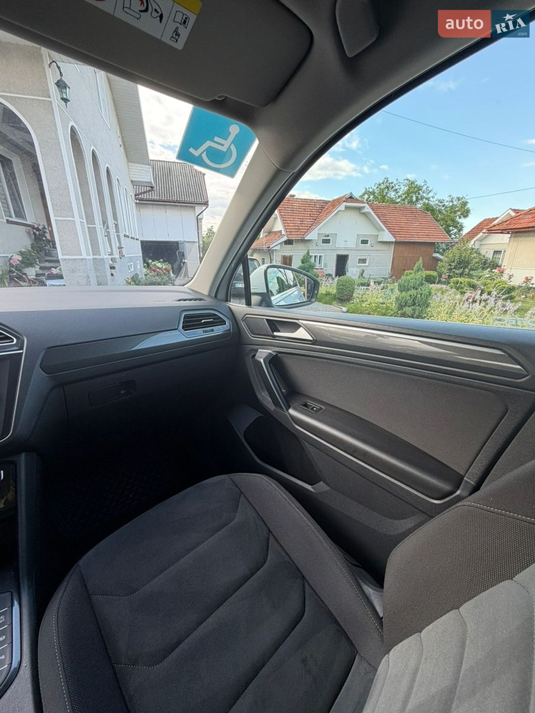 Volkswagen Tiguan 2019 VIN WVGZZZ5NZKW888620 фото оголошення 37 з 48
