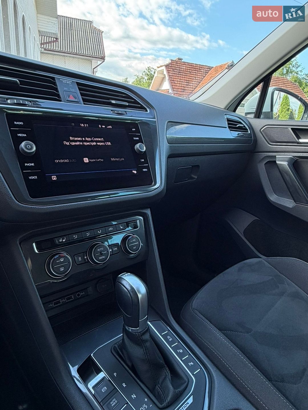 Volkswagen Tiguan 2019 VIN WVGZZZ5NZKW888620 фото оголошення 38 з 48
