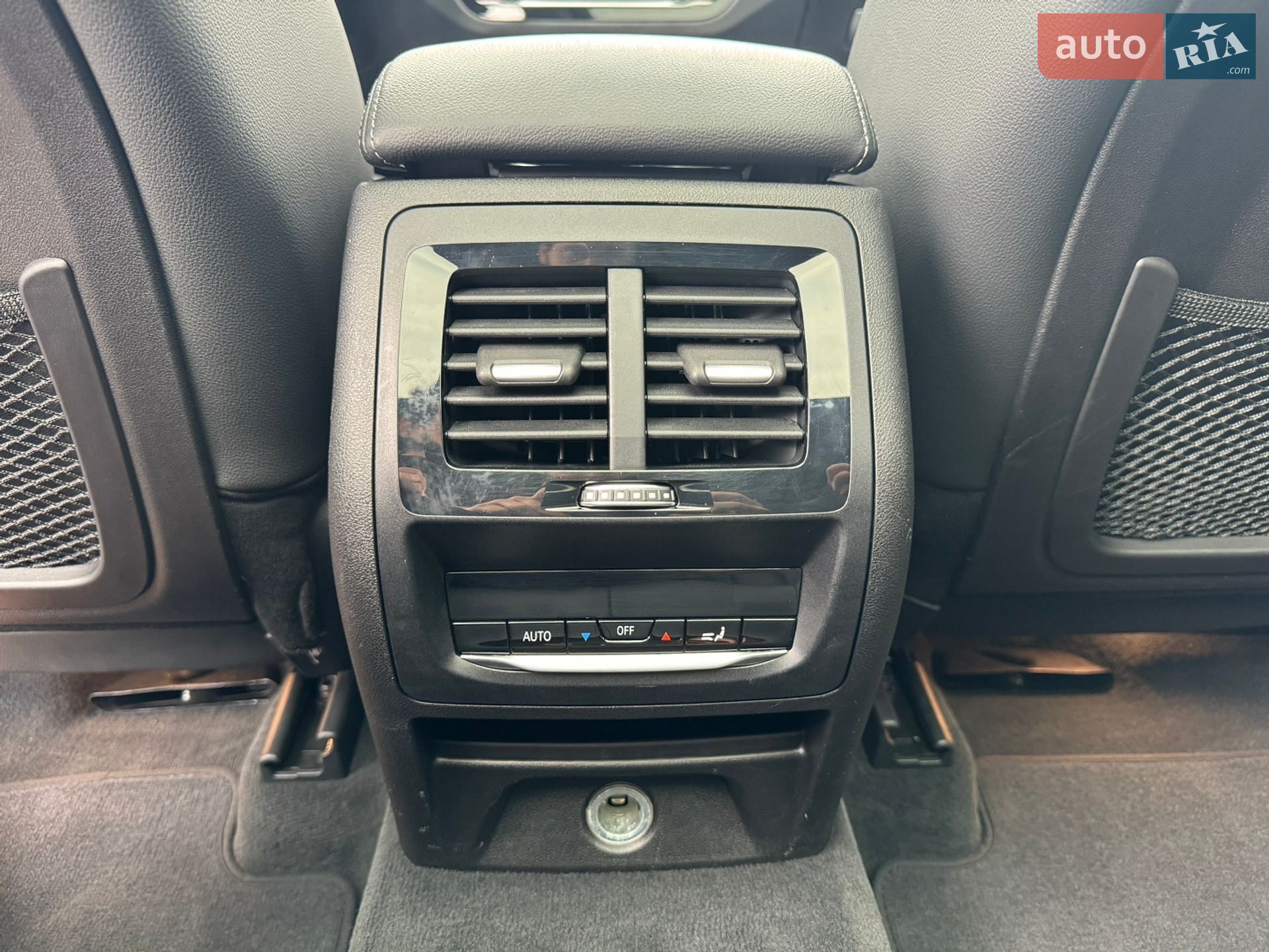 BMW X3 2019 VIN 5UXTS3C55K0Z05545 фото оголошення 41 з 42