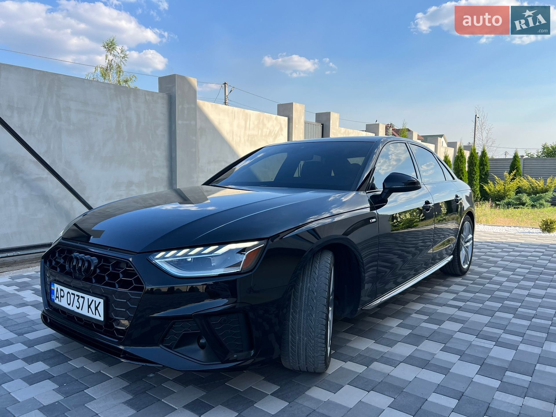 Audi A4 2023 VIN WAUEAAF41RN000315 фото оголошення 2 з 31