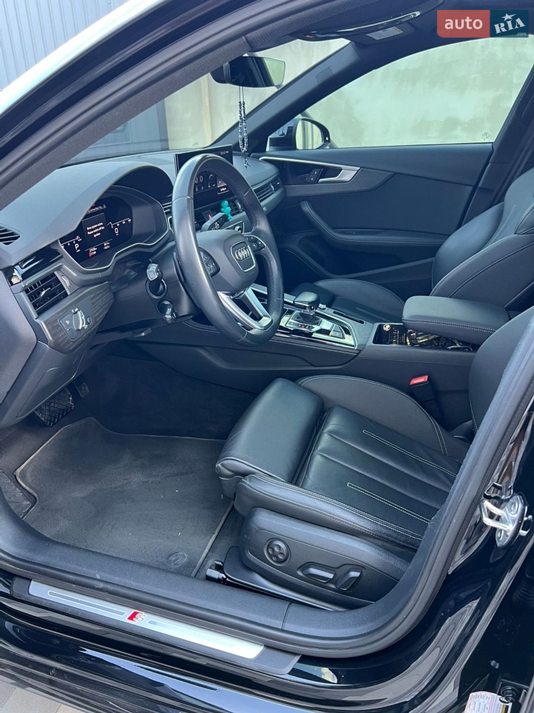 Audi A4 2023 VIN WAUEAAF41RN000315 фото оголошення 18 з 31