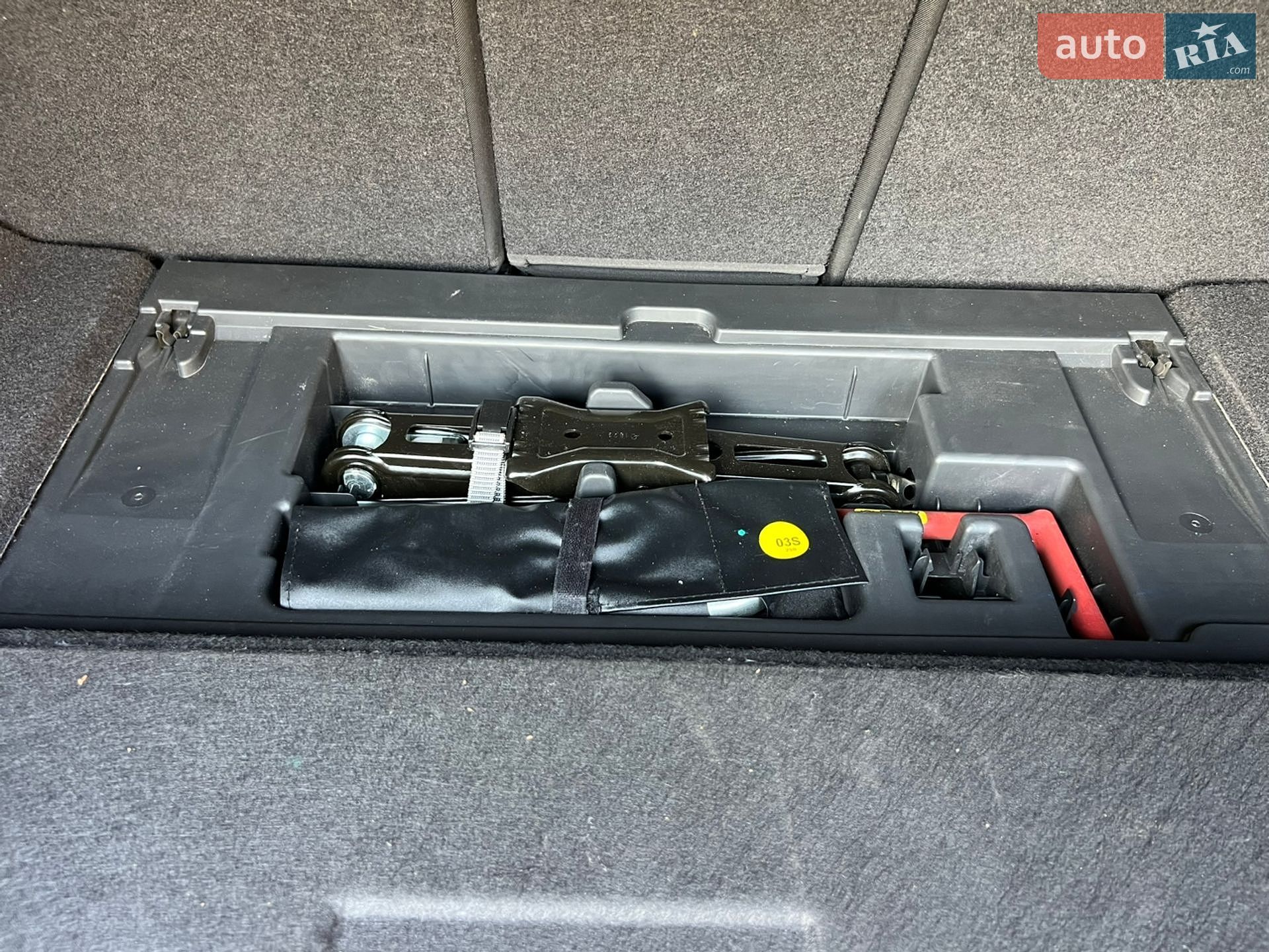 Audi A4 2023 VIN WAUEAAF41RN000315 фото оголошення 30 з 31