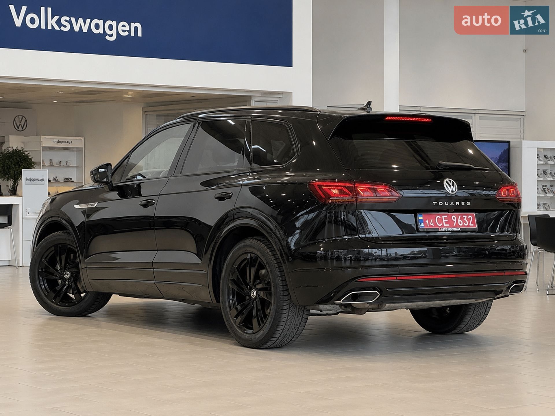 Volkswagen Touareg 2022 VIN WVGZZZCRZND017354 фото оголошення 12 з 76