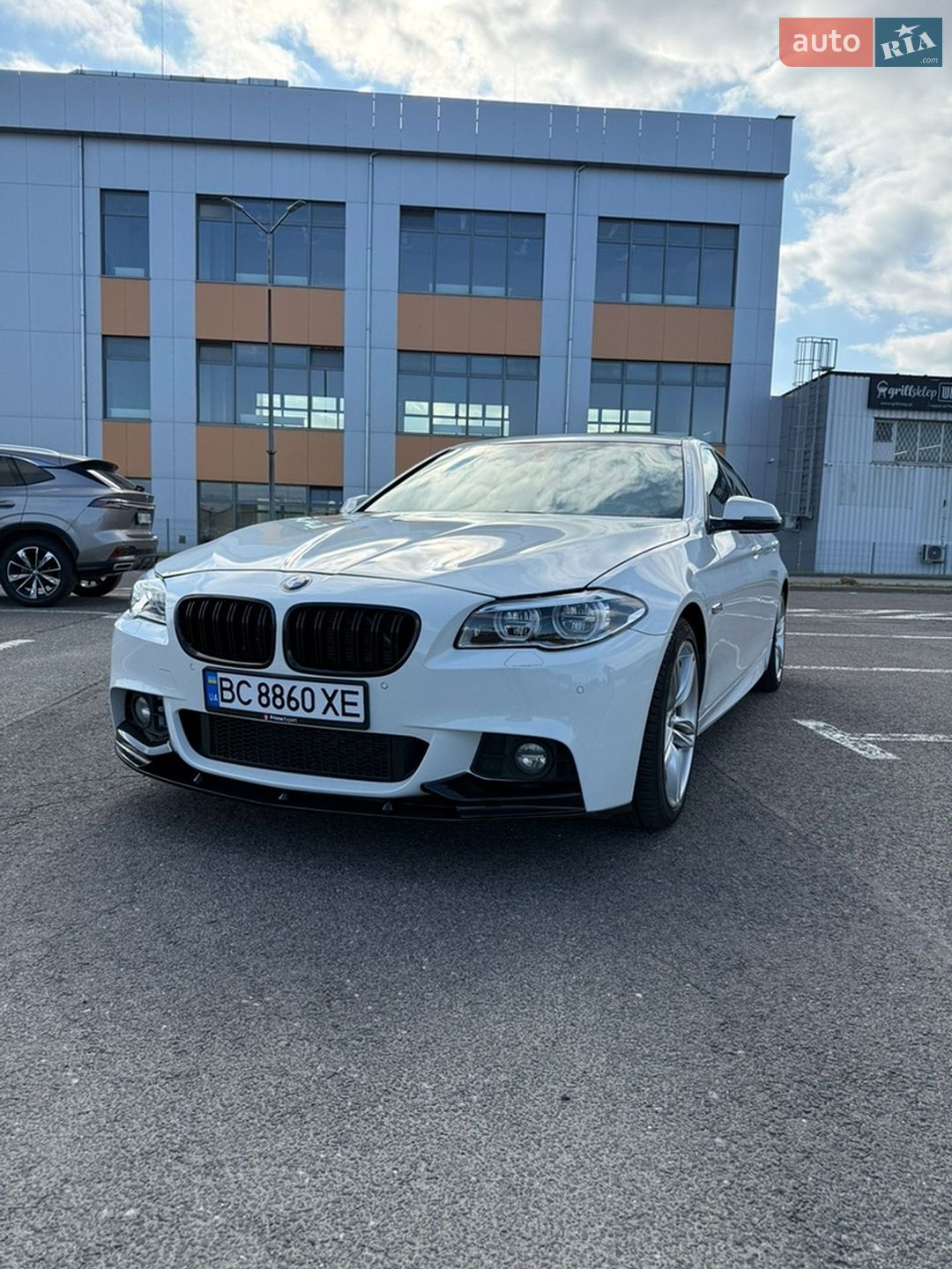 BMW 5 Series 2016 VIN WBAXA5C58GG042513 фото оголошення 2 з 18