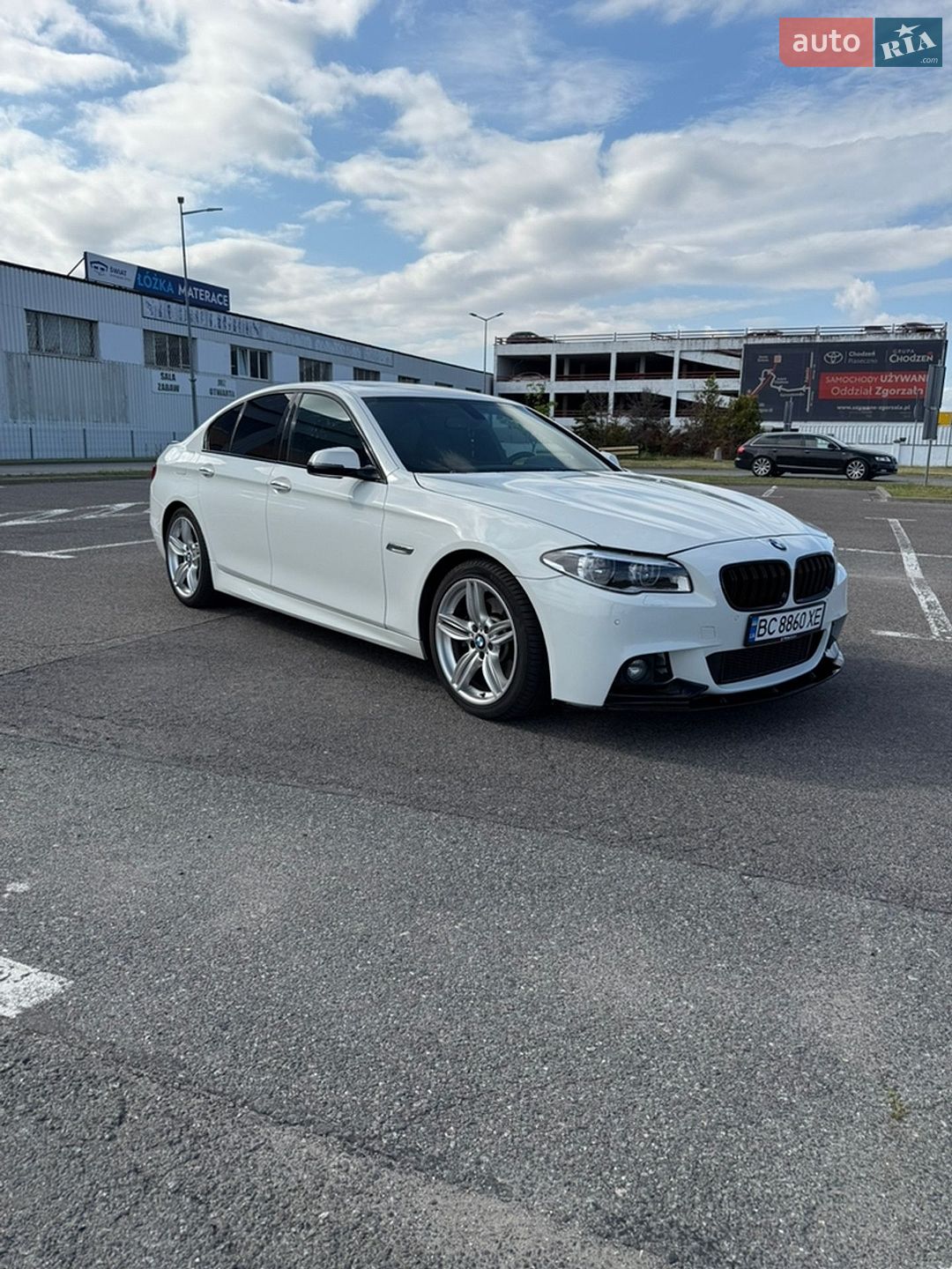 BMW 5 Series 2016 VIN WBAXA5C58GG042513 фото оголошення 4 з 18