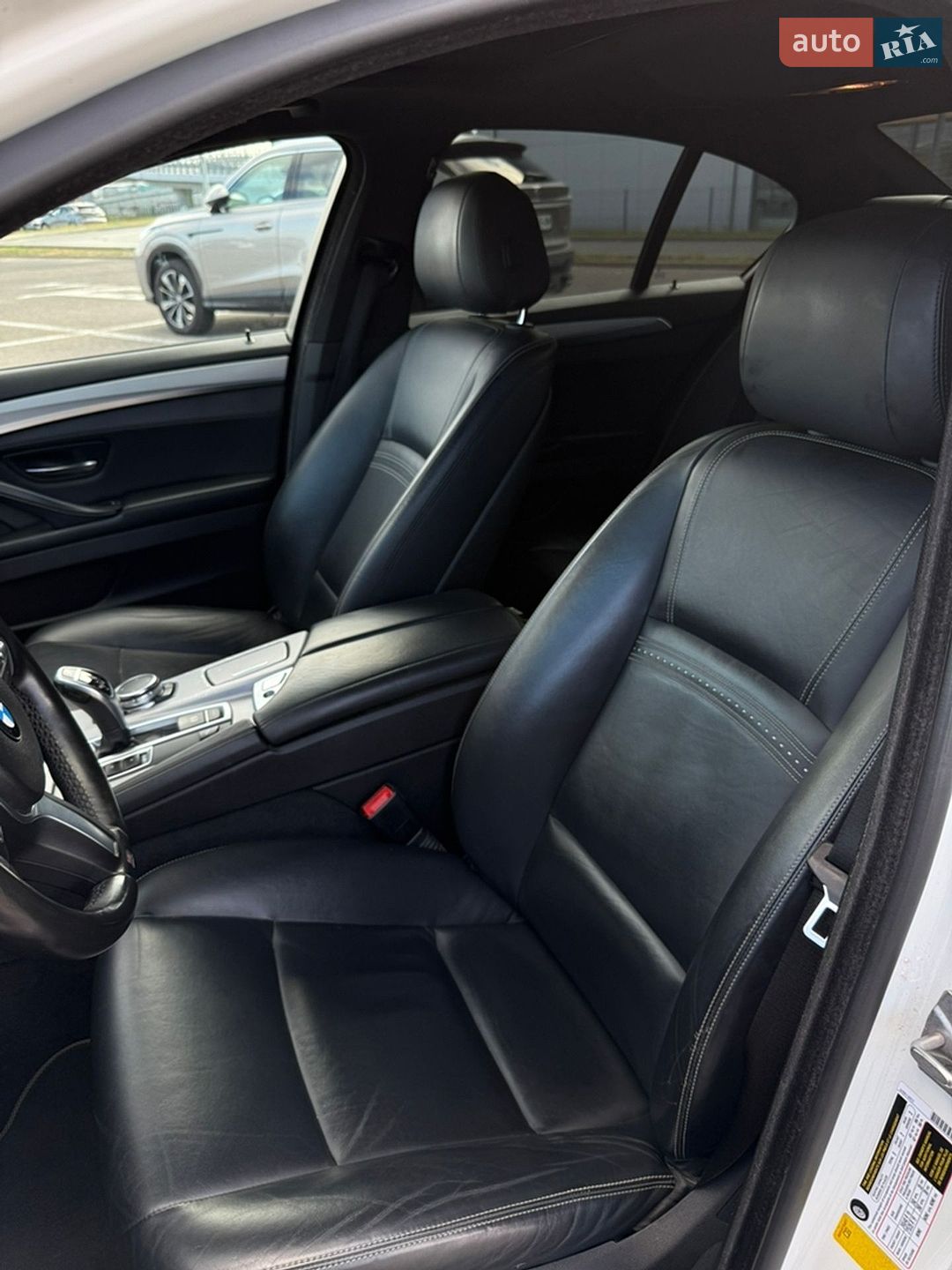 BMW 5 Series 2016 VIN WBAXA5C58GG042513 фото оголошення 9 з 18