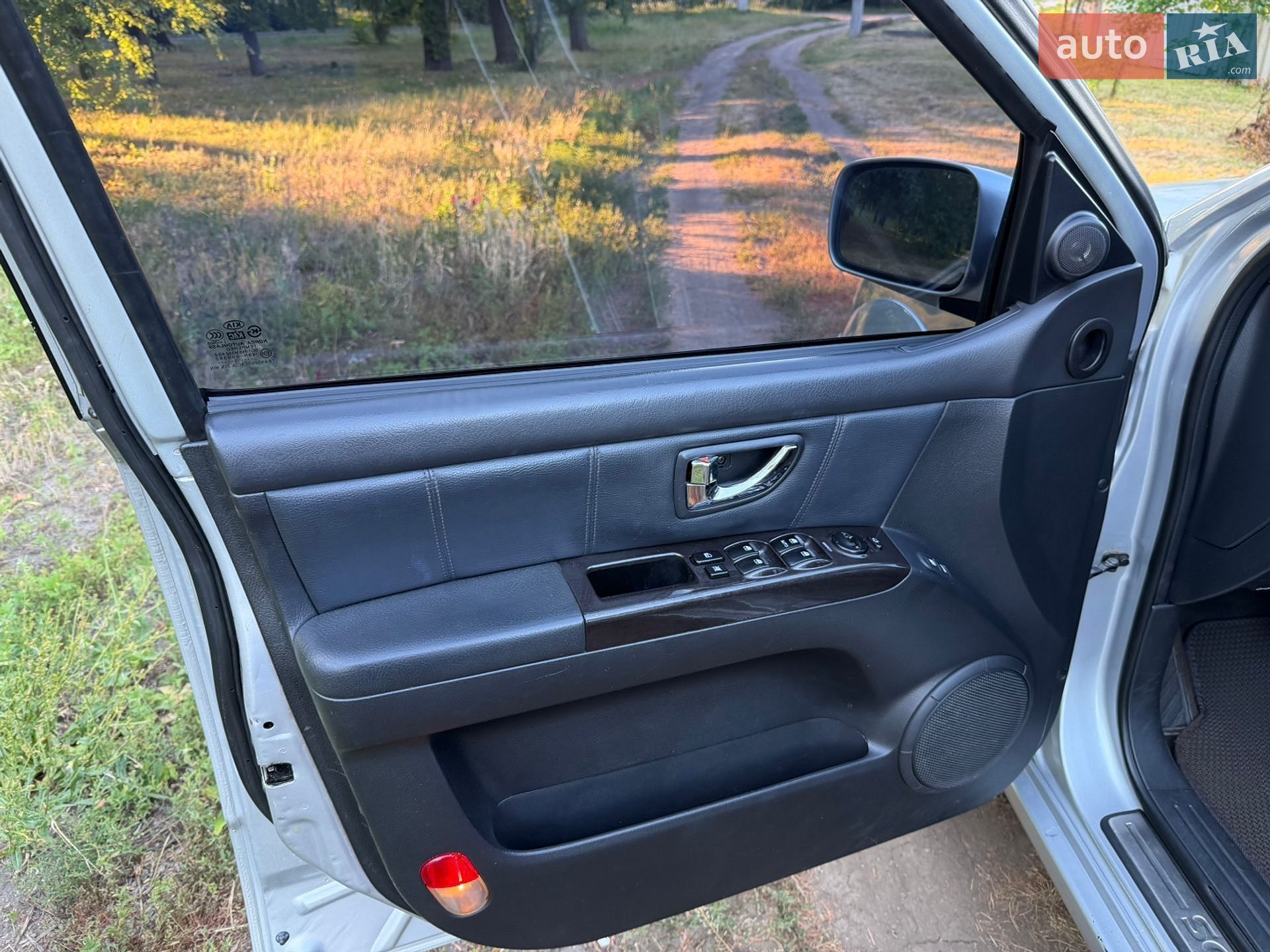 Kia Sorento 2007 VIN KNEJC524875757059 фото оголошення 12 з 19