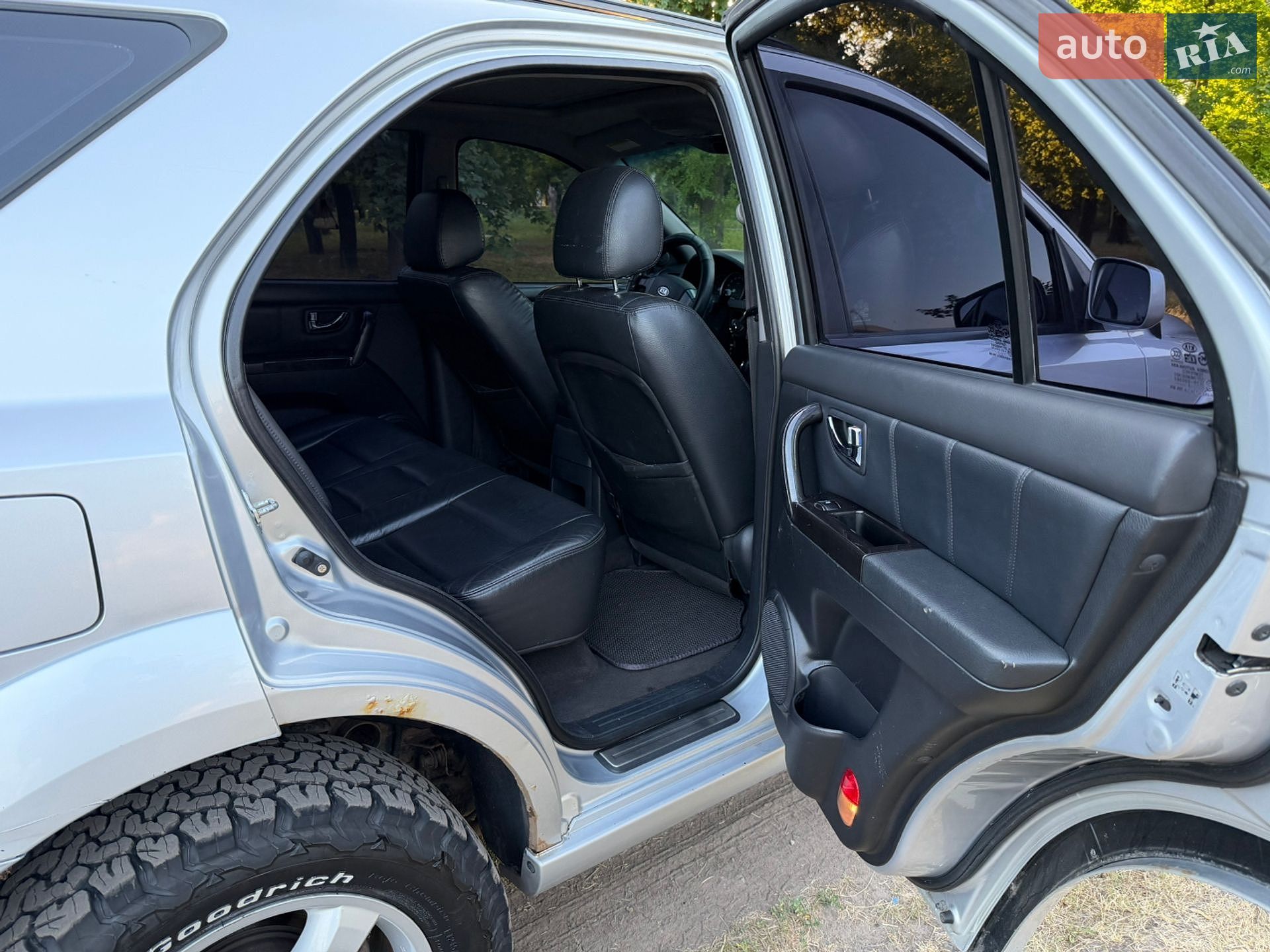 Kia Sorento 2007 VIN KNEJC524875757059 фото оголошення 11 з 19