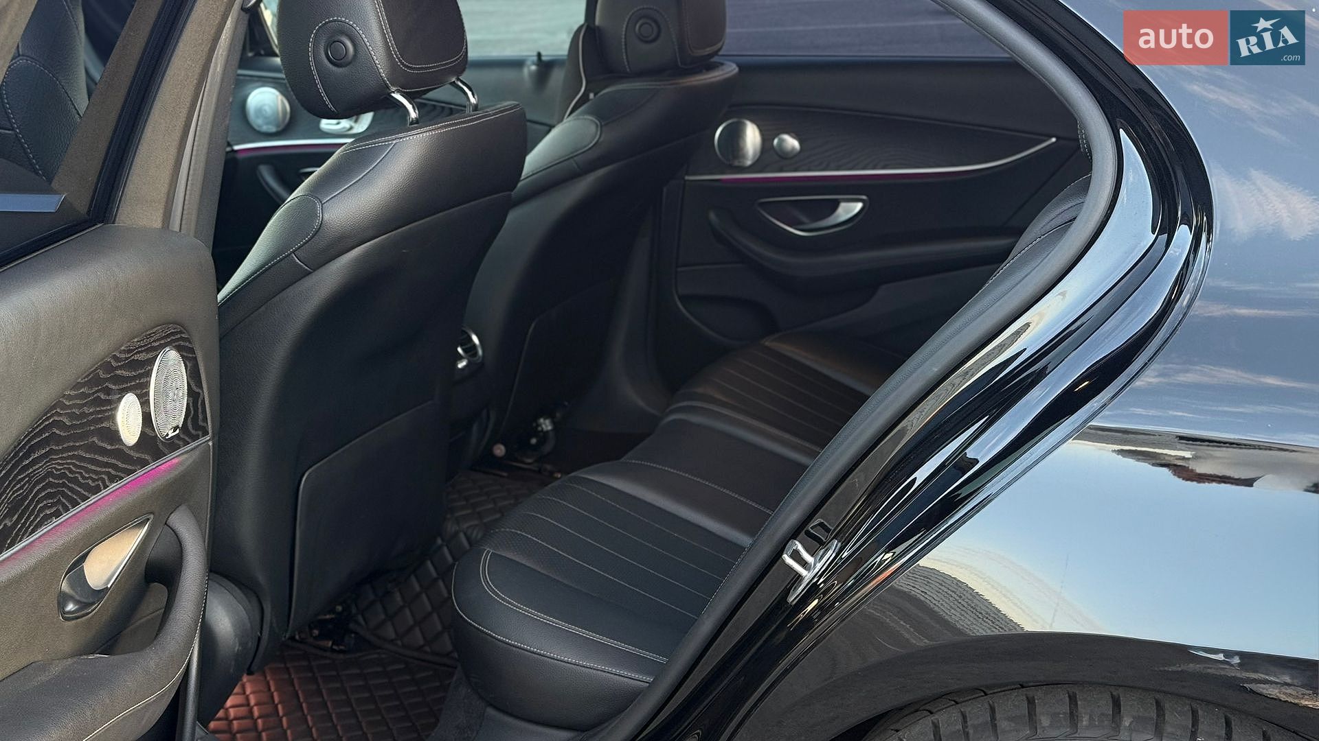Mercedes-Benz E-Class 2019 VIN WDDZF4JB9KA630275 фото оголошення 14 з 18