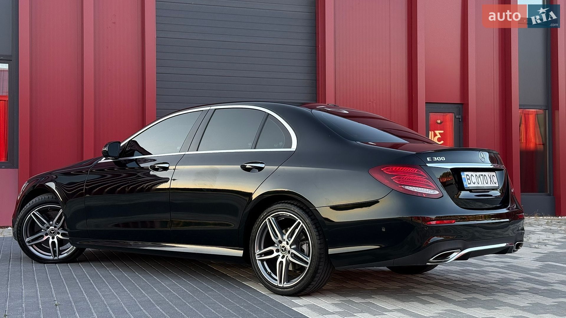 Mercedes-Benz E-Class 2019 VIN WDDZF4JB9KA630275 фото оголошення 9 з 18