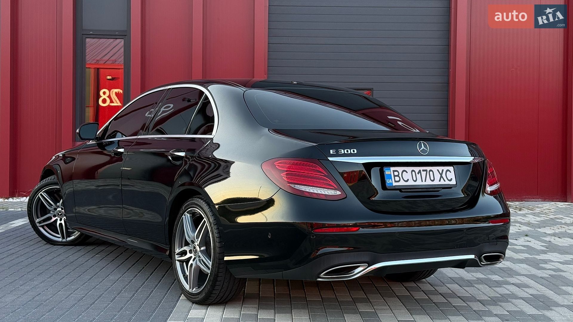 Mercedes-Benz E-Class 2019 VIN WDDZF4JB9KA630275 фото оголошення 8 з 18