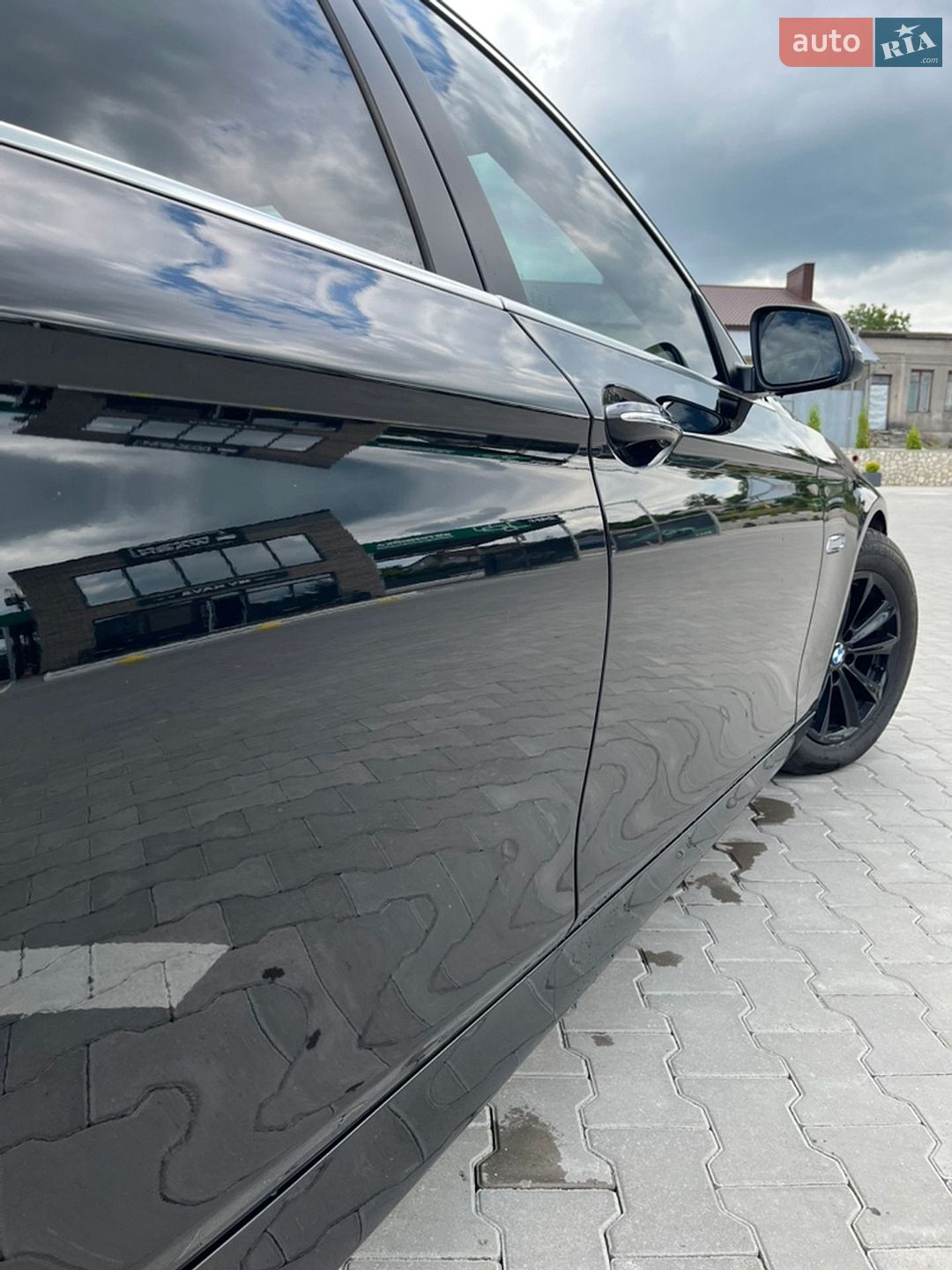 BMW 5 Series 2015 VIN WBA5A7C50GG146903 фото оголошення 9 з 31