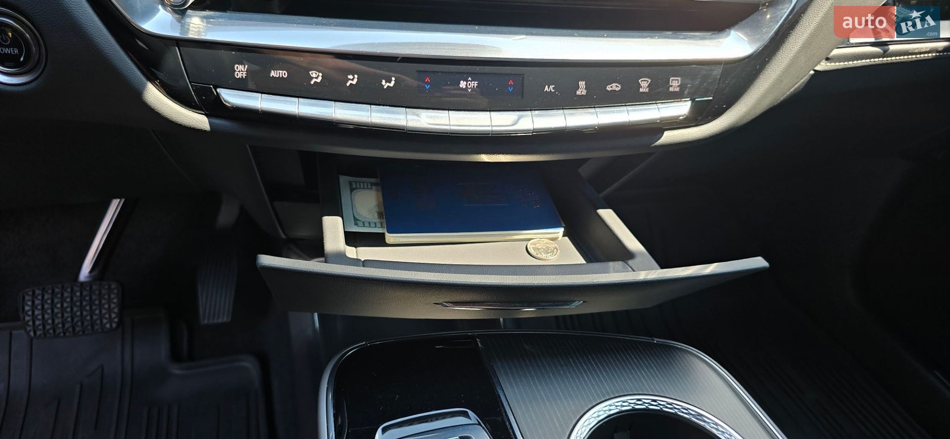Cadillac Lyriq 2024 VIN 1GYKPPRK1RZ137520 фото оголошення 40 з 56