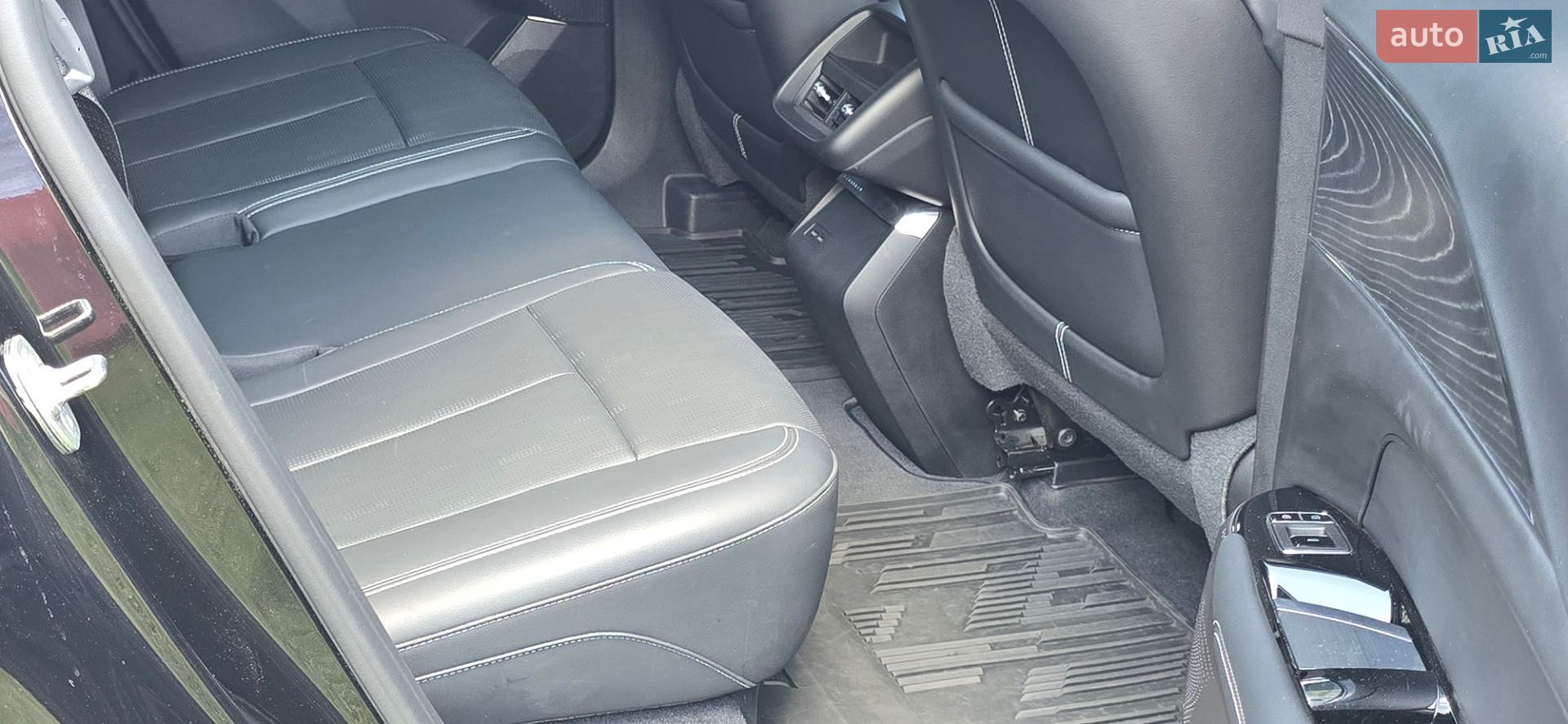 Cadillac Lyriq 2024 VIN 1GYKPPRK1RZ137520 фото оголошення 44 з 56