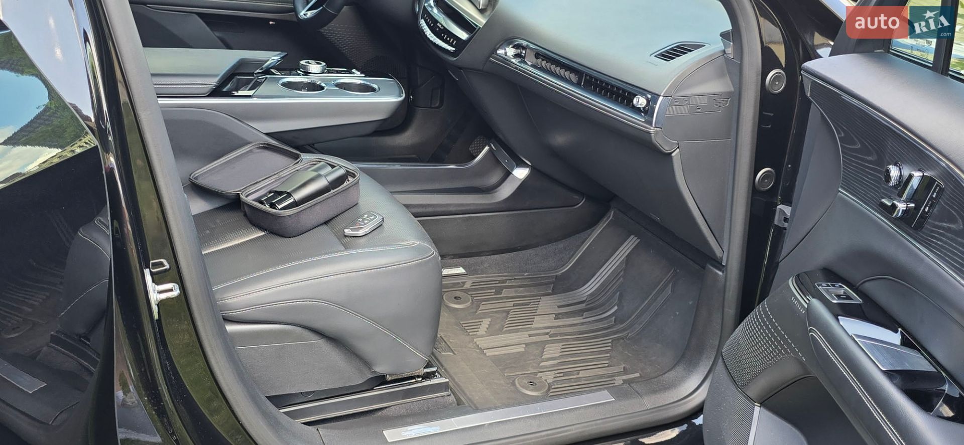 Cadillac Lyriq 2024 VIN 1GYKPPRK1RZ137520 фото оголошення 49 з 56