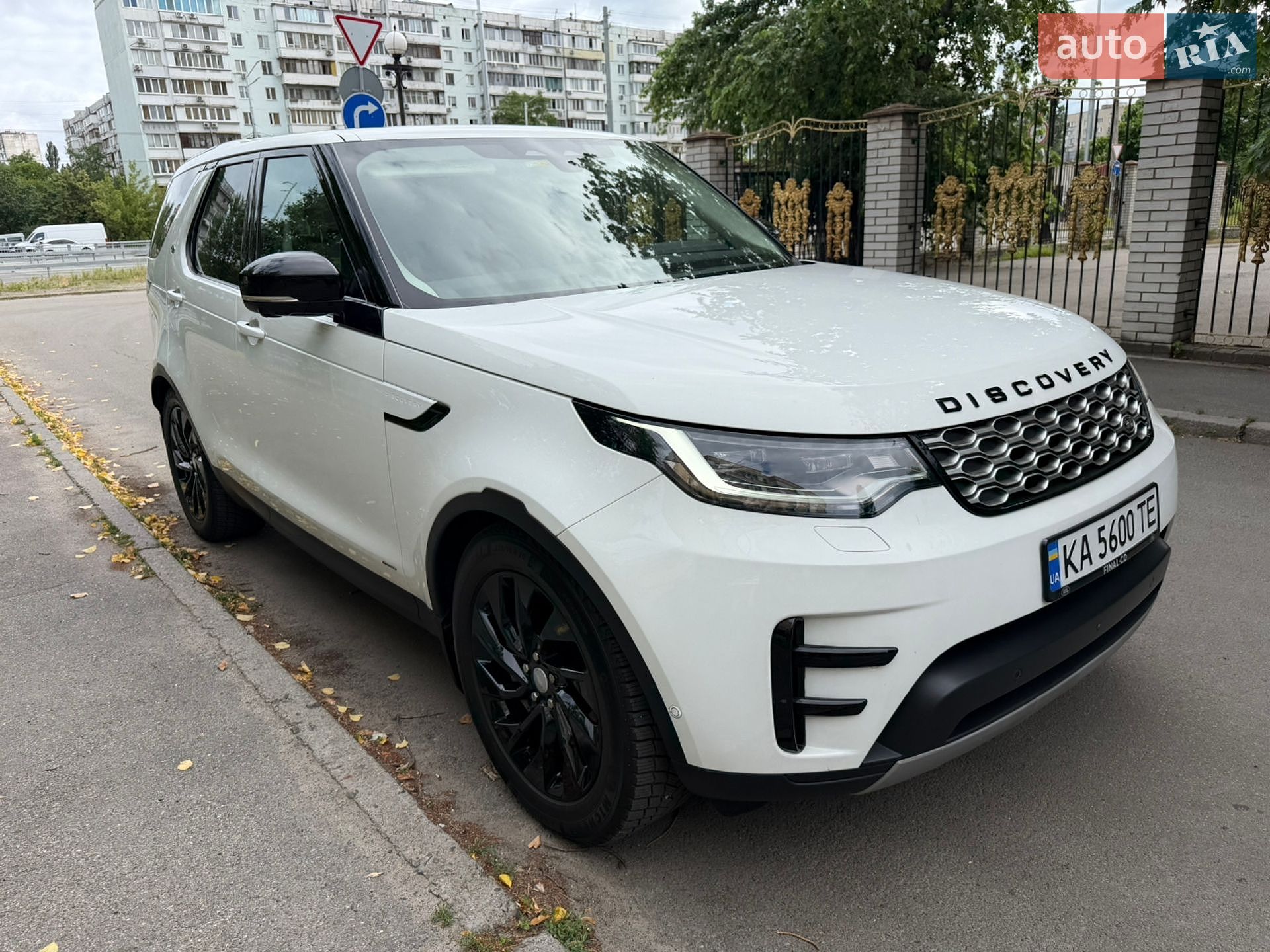 Land Rover Discovery 2021 VIN SALRA2BW9M2453862 фото оголошення 2 з 46