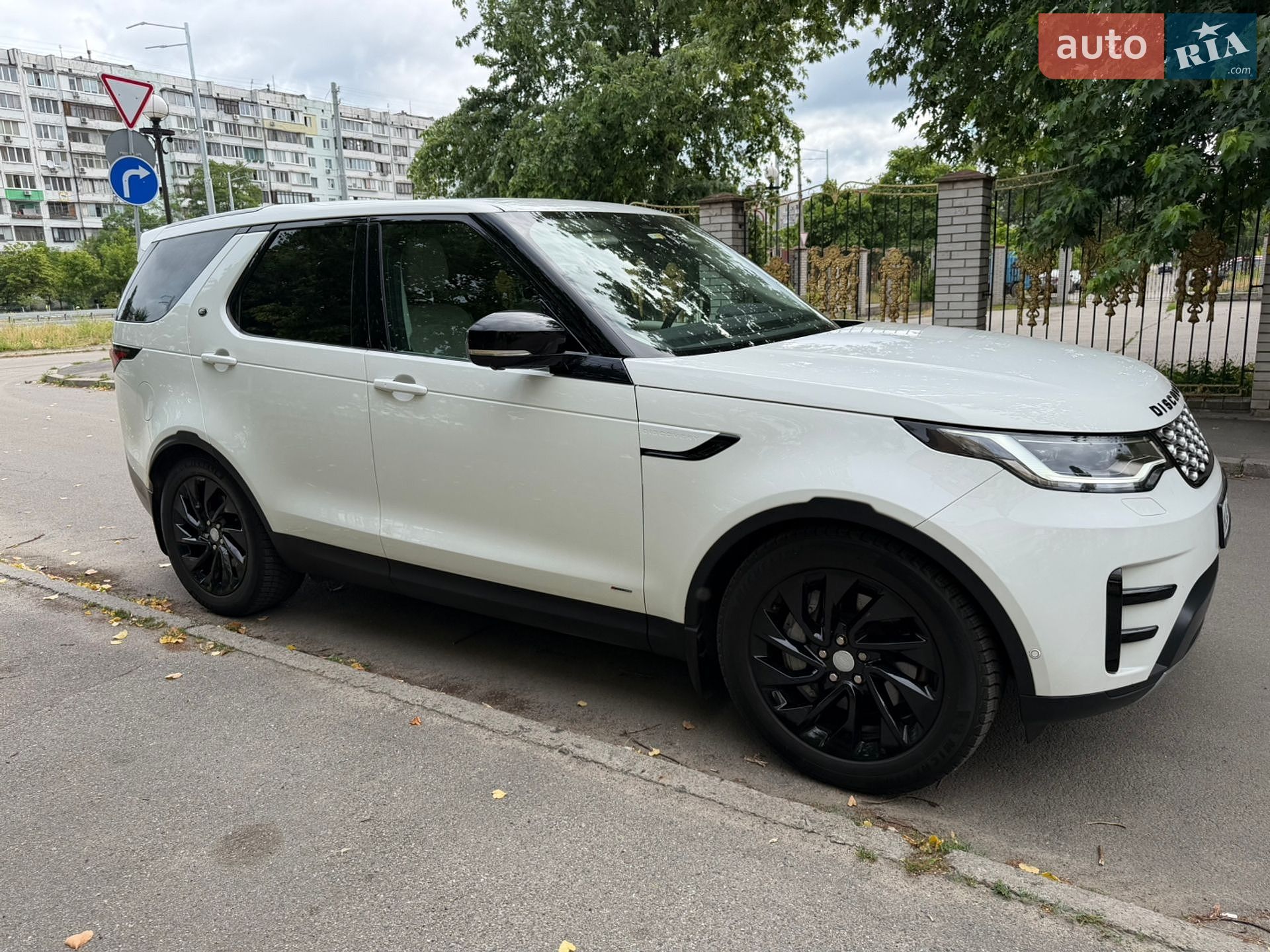 Land Rover Discovery 2021 VIN SALRA2BW9M2453862 фото оголошення 3 з 46
