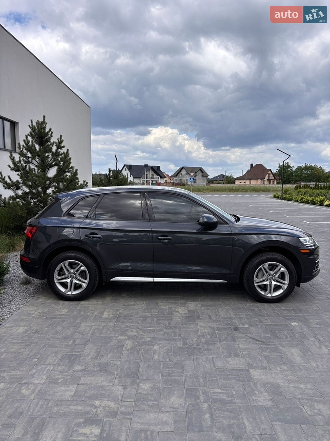 Audi Q5 2016 VIN WA1ANAFY3J2001846 фото оголошення 2 з 22